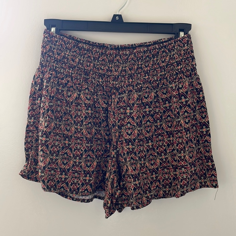 Patterned High Waisted Flowy Shorts